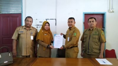 kepala diskominfo natuna ddampingi kabid kominfo menerima siswa magang SMKN 3 KKA oleh kepala SMKN 3