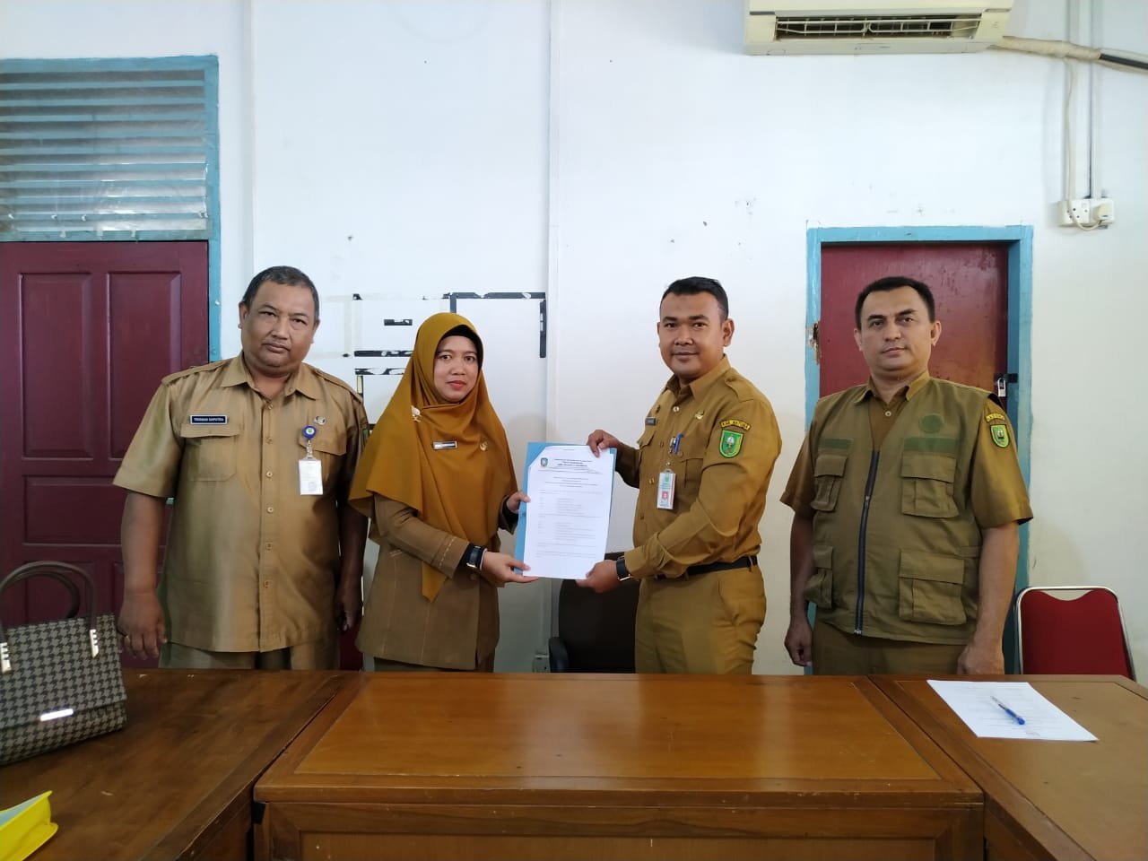 kepala diskominfo natuna ddampingi kabid kominfo menerima siswa magang SMKN 3 KKA oleh kepala SMKN 3