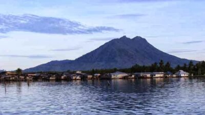 Mengenal Keindahan Gunung Ranai Geosite Natuna