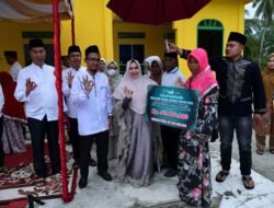 Peduli Anak Yatim dan Dhuafa, Bupati Serahkan Bantuan di Rupat Utara