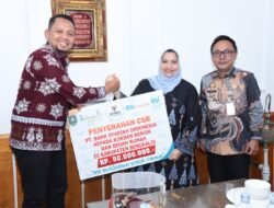 Bupati Terima CSR Korban Banjir dan Bedah Rumah