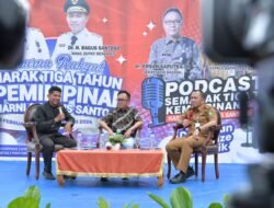Semarak Tiga Tahun Kepemimpinan Kasmarni-Bagus Santoso, Diskominfotik Gelar Podcast di Lapangan Tugu