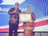 Kepala Daerah Penggerak Pembangunan Desa, Bupati Kasmarni Terima Penghargaan Cakaplah Award