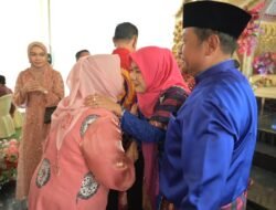 Bupati Kasmarni Ucapkan Selamat dan Berbahagia Kepada Yoandre dan Deni Pratiwi