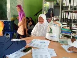 Pemdes Tebias Kerjasama dengan Kantor Pos Salurkan Bantuan Pangan Nasional