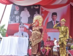 Upacara Detik-detik Proklamasi di Bengkalis berlangsung khidmat, Bupati Kasmarni Kenakan Pakaian Adat Minang