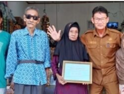 30 KPM Warga Desa Lebuh Kecamatan Belat Terima BLT-DD Tahun 2025