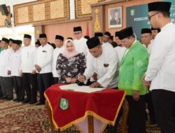 Hadiri Pelantikan Ketua MUI, Bupati Kasmarni Tekankan Sinergi Ulama dan Umara