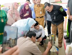 Bupati Bengkalis Kasmarni Tinjau SPBU di Jalur Mudik Lintas Timur Bathin Solapan