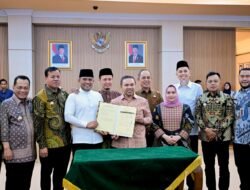 Bupati Bengkalis Ikuti Rapat Bersama Gubernur dan Kepala Daerah se-Provinsi Riau