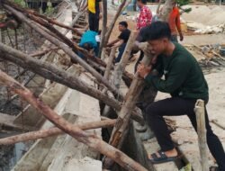 Tanggul Penahan Ombak Yang Rubuh Di Desa Lebuh, Akibat Faktor Alam, Saat Ini Sedang Tahap Perbaikan