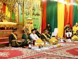 Bupati Bengkalis Hadiri Upacara Adat Tepuk Tepung Tawar Menteri Kehutanan