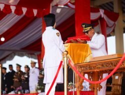Pimpin Upacara HUT RI ke-81 di Coastal Area, Bupati Karimun Gaungkan Semangat “Guyub Rukun” Menuju Indonesia Berdaulat, Adil, dan Makmur